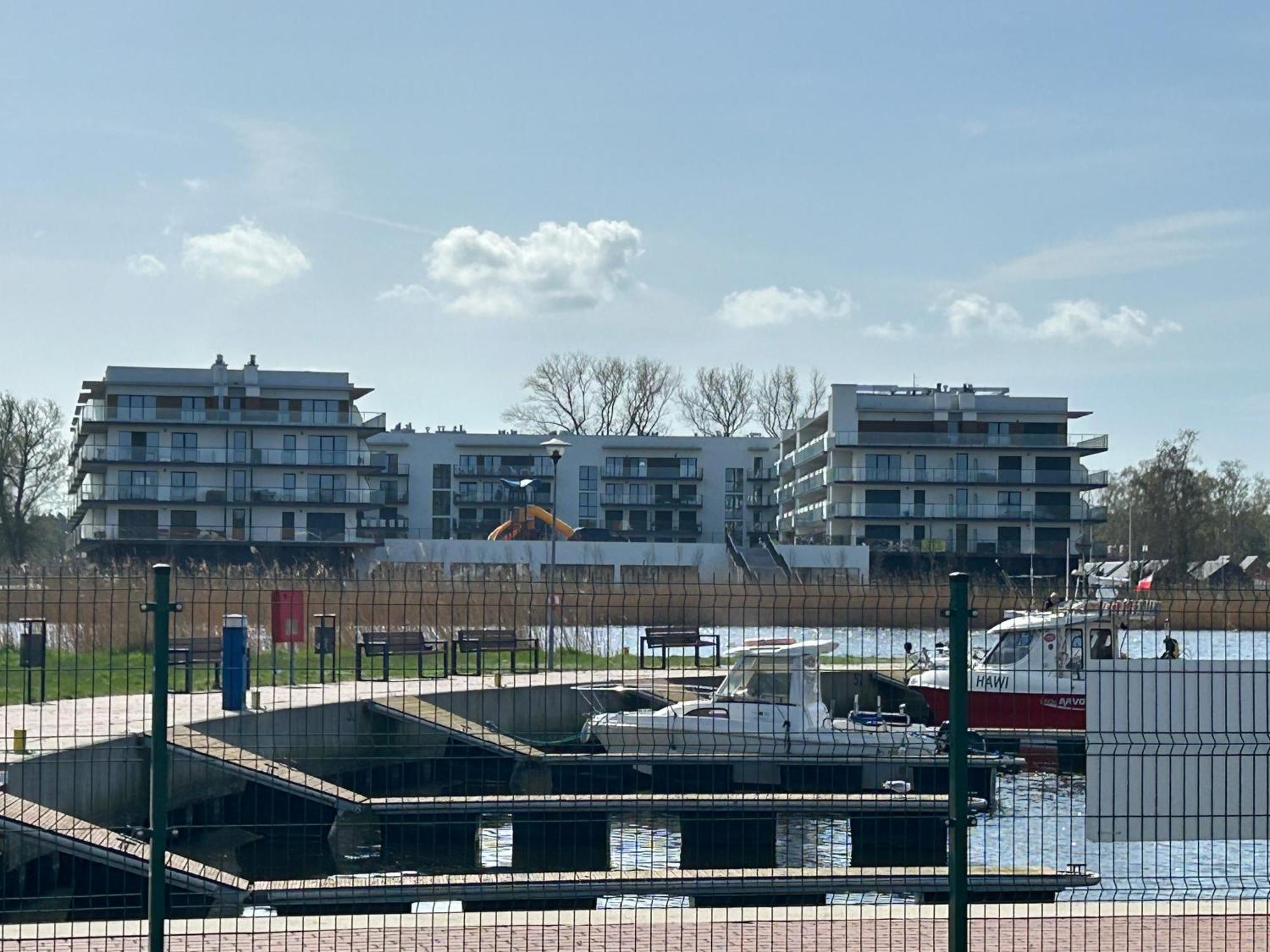 Blue Marina Apartment Dziwnow Bagian luar foto